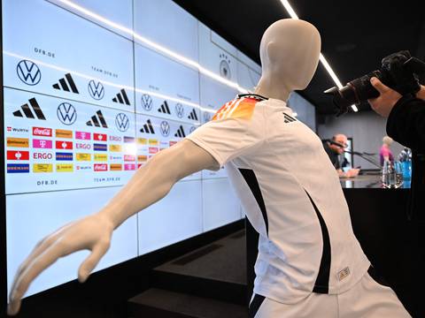 ¿Por qué Adidas cambiará su diseño del número 44 en las camisetas de la selección de Alemania?