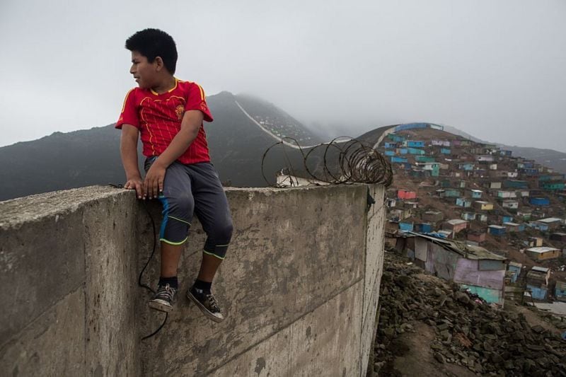 La contaminación y la desigualdad social son algunos de los problemas que persisten en Lima.