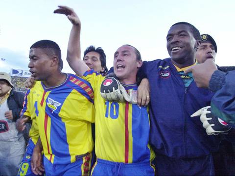 El gol de Kaviedes para la clasificación al Mundial de 2002 "fue producto de la imaginación", explica Álex Aguinaga