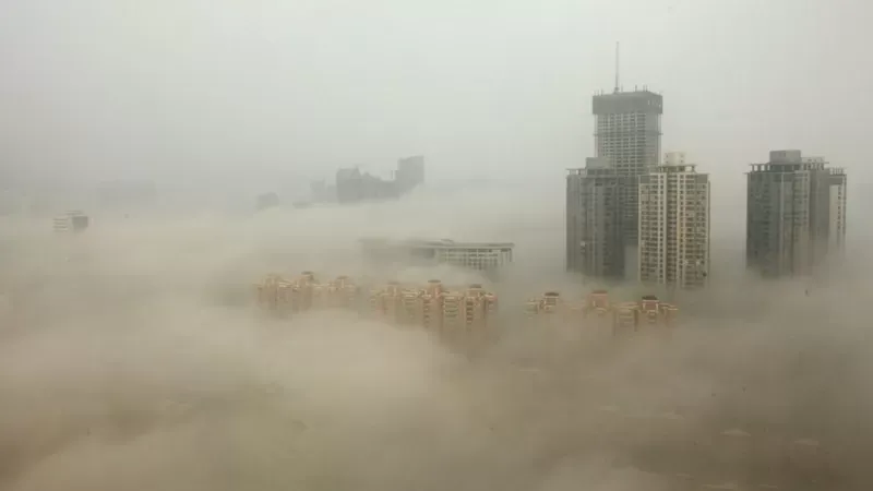 Esta fotografía de 2013 muestra la extrema polución en la ciudad de Harbin (noreste), una de las más contaminadas de China. Getty Images