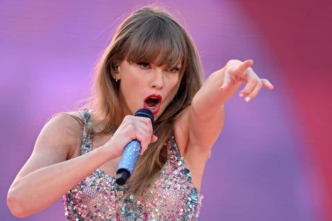 Taylor Swift se ha unido oficialmente a la lista de multimillonarios de la revista Forbes