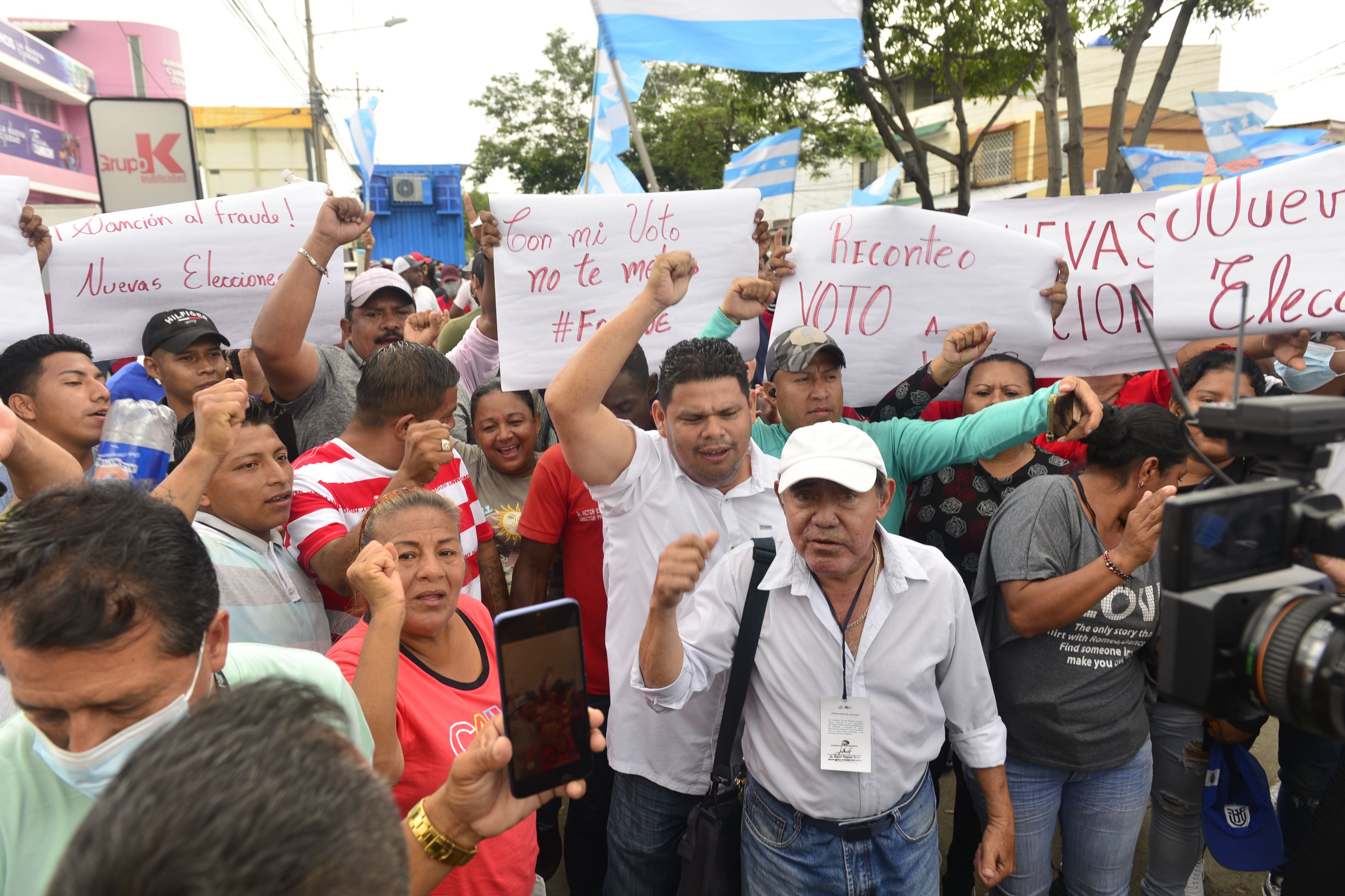 CNE concluye el procesamiento de las actas de escrutinio en 16 provincias del país