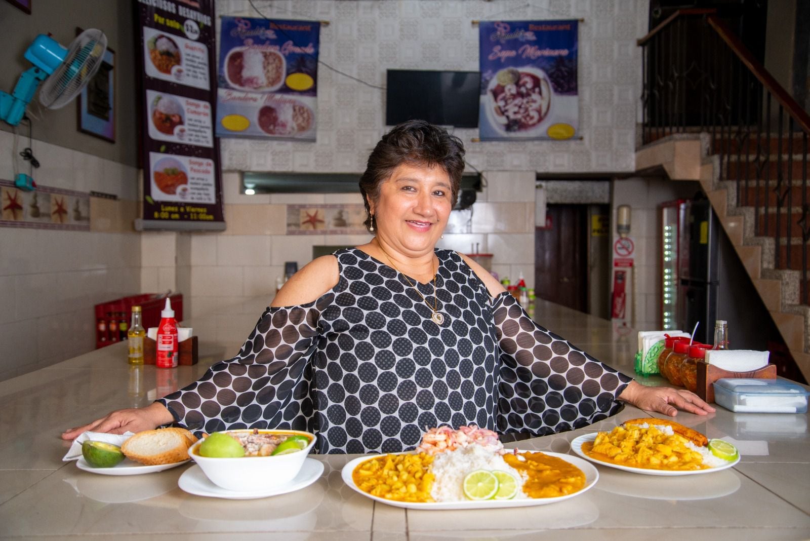 Geoconda Cruz dirige hace 15 años el restaurante Amador, que iniciaron sus tíos. Foto Zaky Monroe. IG: @zaky.monroe