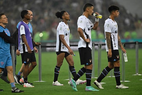 [Video] ‘No hay nada que reprochar, el trago amargo hay que pasarlo rápido’, dice Isaac Álvarez, presidente de Liga de Quito, tras perder Recopa Sudamericana frente a Fluminense