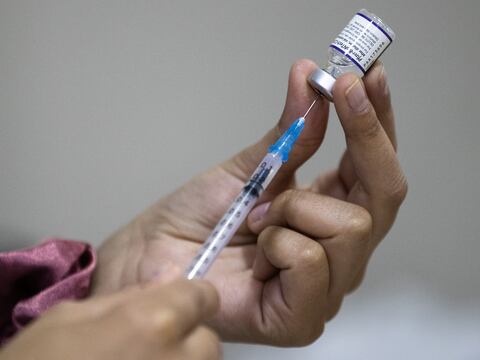 Chile comenzó a aplicar la cuarta dosis de vacuna contra COVID-19