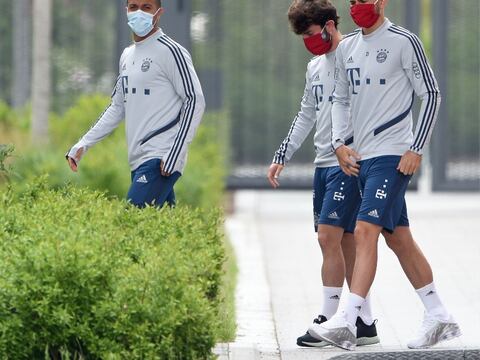 El Bayern Munich no podrá contar por tres semanas con Thiago Alcántara, quien fue operado