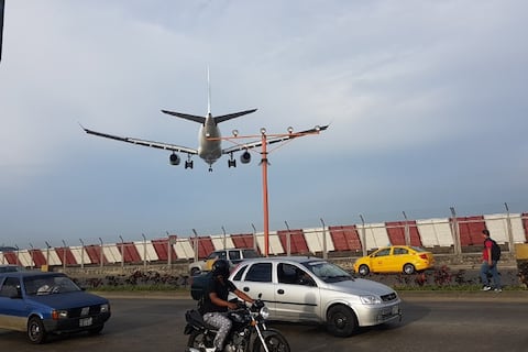 Alerta por incidente con avioneta que aterrizó en el aeropuerto de Guayaquil 