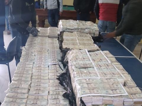 Entre disparos, decomisan cuatro pacas con dinero falso en paso fronterizo entre Colombia y Ecuador