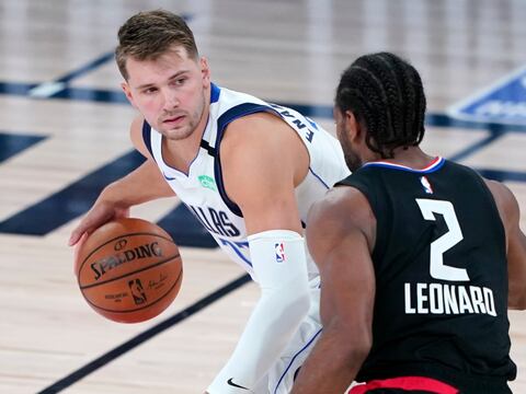 Mavericks &#039;rezan&#039; por recuperación de Doncic tras caída ante Clippers en tercer partido de playoffs