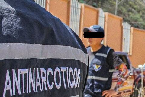 Condena de 40 meses de prisión para policía que intentó ingresar droga a cárcel de Cañar