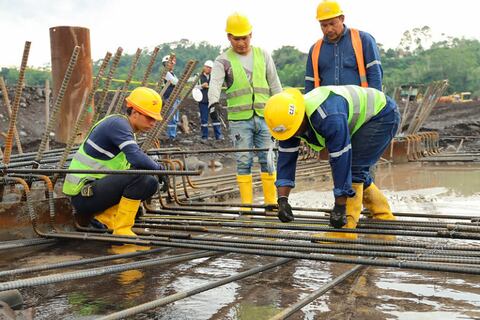 En octubre, los tres puentes sobre el río Upano, en la Amazonía, estarán listos