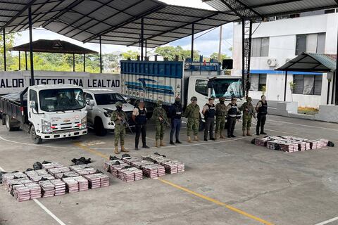 FF. AA. decomisan casi una tonelada de droga en Pastaza