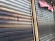 Antisociales dejan artefacto explosivo pegado en la puerta de un asadero de pollos en Guayaquil