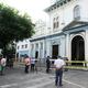 Pedazo de cornisa de iglesia San Francisco se desprendió, se colocan cercos en acceso a templo