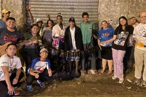 Qué hace un voluntario en la iniciativa de ‘expreso de comida’ Bartolomé Garelli en Guayaquil