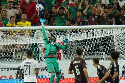 Alexander Domínguez y el minuto de ‘pánico’ por penal mal pitado contra Ecuador: ‘Sabía que no era falta’