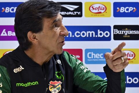 ‘Se contrató a un flojonazo’, el palazo de la prensa de Bolivia a Gustavo Costas, un ‘DT por accidente’, tras la derrota ante Ecuador en la eliminatoria 2026