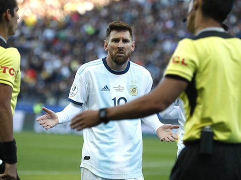 Para evitar dura sanción, Messi se retracta