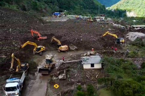 La vía Baños-Puyo tuvo prácticamente un deslizamiento por cada kilómetro