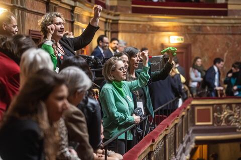 Francia, primer país en el mundo en consagrar el aborto en su Constitución