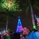 Moradores de urbanizaciones acompañaron el encendido de árboles navideños en La Joya y Villa Italia, en La Aurora
