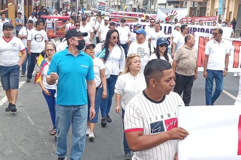 “¡Basta de secuestros!, ¡No al terrorismo!”, pedido de comerciantes de la calle Ayacucho durante marcha en Guayaquil