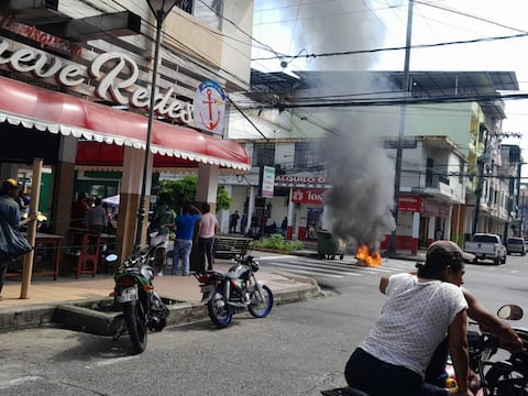 En Quevedo queman moto tras intento de robo en una marisquería 