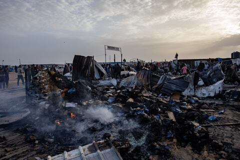 Israel bombardea un campo de refugiados palestinos en Rafah