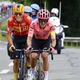 Richard Carapaz pelea en la fuga de la etapa 13 del Tour de Francia, triunfo de Jasper Philipsen