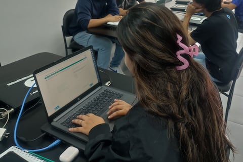 Comunicación Social, Diseño Gráfico y Psicología, entre las carreras que no están entre las mejor pagadas en Ecuador: ¿a qué se debe?