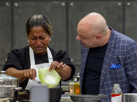 Sonnia Vásquez de ‘MasterChef Ecuador’, afligida en reto creativo al tener que cocinar con sangre de cerdo, le recordó la tragedia que se llevó la vida de su hermano