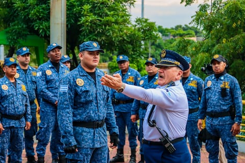 ¿Cuánto debe ganar un agente metropolitano o municipal en Ecuador? Ministerio del Trabajo establece pisos y techos salariales