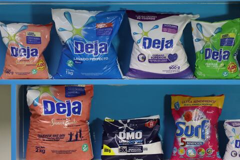 Más de 50 millones de unidades de detergente produce la marca Deja en un año: así se crea este producto