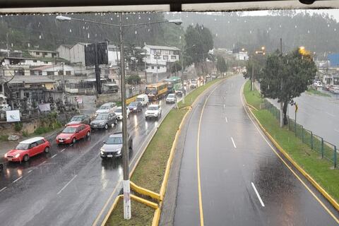 Por qué en Quito hubo lluvia en algunos sectores este sábado y qué se espera para las próximas horas