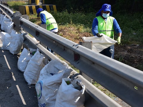 120 sacos diarios de desechos se recogen en un tramo despoblado de la vía Perimetral