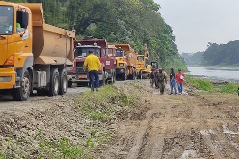 Fuerzas Armadas sancionan a explotadores de material pétreo, en Los Ríos