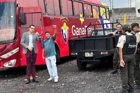 ¡El Nacional se queda ‘a pata’!, Embargaron el bus de los criollos por deudas con extrabajadores