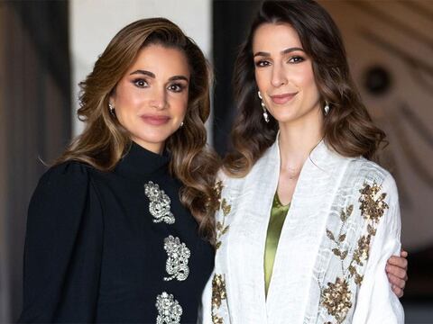 Rania de Jordania y Rajwa Al Saif: el extraordinario parecido “real” entre suegra y nuera, mientras posan juntas antes de la boda con el príncipe Hussein