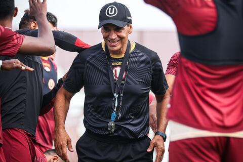 ‘La generación actual de Ecuador es la mejor de la historia. Tiene potencial para estar entre las cuatro mejores de Copa América’, dice Fabián Bustos, extécnico de Barcelona SC