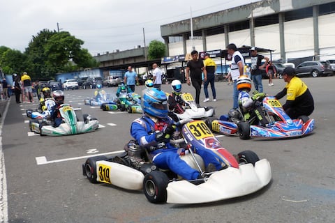 Intensos duelos en el Nacional de karting