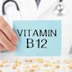 Sentir hormigueo o entumecimiento en manos o pies podría ser una señal de que necesita vitamina B12: Así debe tomarla
