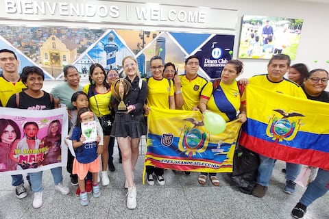 Mar Rendón ya está en Guayaquil y celebró con sus ‘marcianos’ su premio Heat