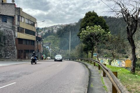 Un carril de circulación vehicular se cerrará por casi dos meses en el centro de Quito