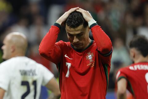 Cristiano Ronaldo se quiebra en llanto tras malograr penal decisivo ante Eslovenia