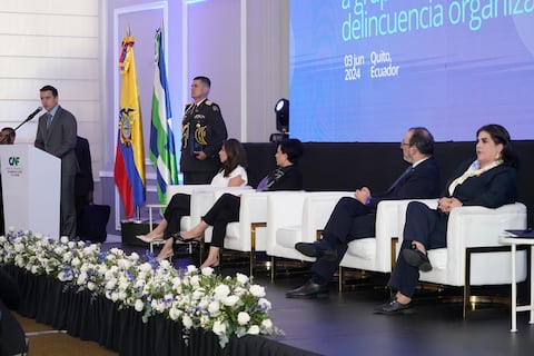 ‘Ahora el narcotráfico compite con las industrias y va en ventaja’, encuentro de seguridad con expertos se realizó en Quito