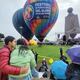 Los 21 globos se elevaron sobre la Mitad del Mundo en el segundo día de festival internacional en Quito