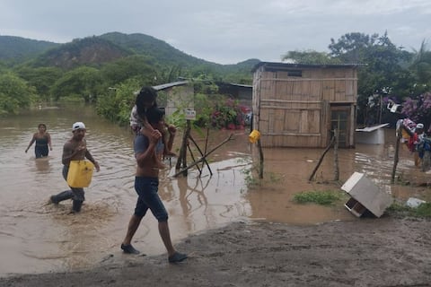 Las lluvias causan inundaciones en cuatro cantones de Manabí  