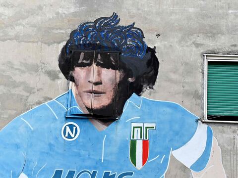 Al menos por 10 clubes como jugador y DT pasó el argentino Diego Armando Maradona
