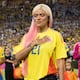 Karol G cantó el himno nacional de Colombia en la final de Copa América 2024  y recibe comentarios divididos: ‘Viven del autotune’