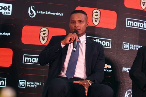 Antonio Valencia se estrena como director técnico